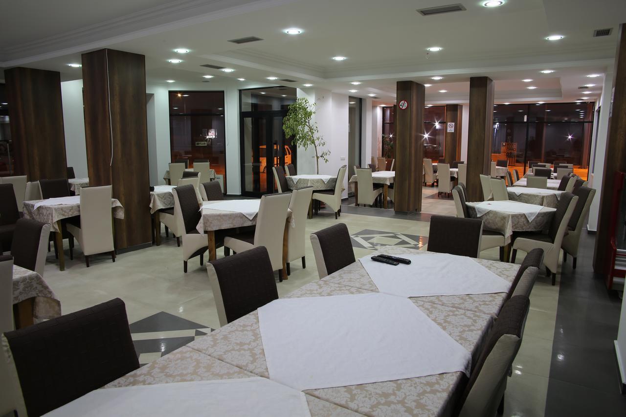 Hotel Rio Prishtinë Ngoại thất bức ảnh