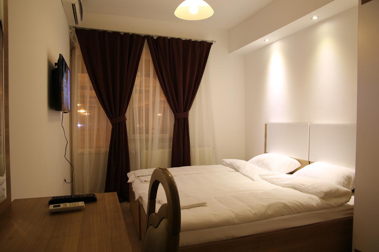Hotel Rio Prishtinë Ngoại thất bức ảnh