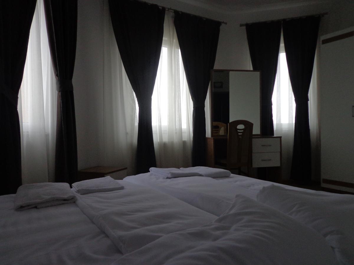 Hotel Rio Prishtinë Ngoại thất bức ảnh