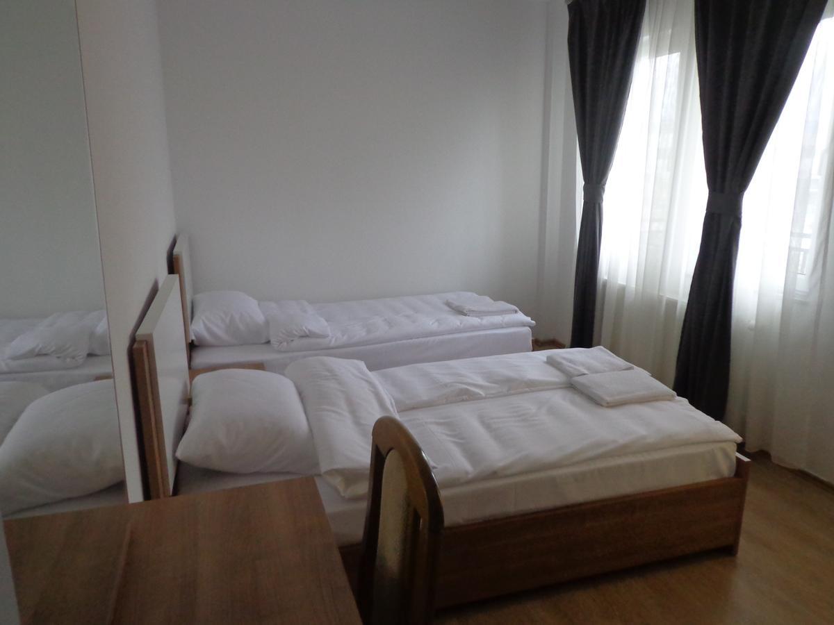 Hotel Rio Prishtinë Ngoại thất bức ảnh