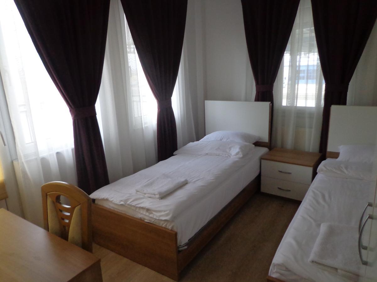 Hotel Rio Prishtinë Ngoại thất bức ảnh