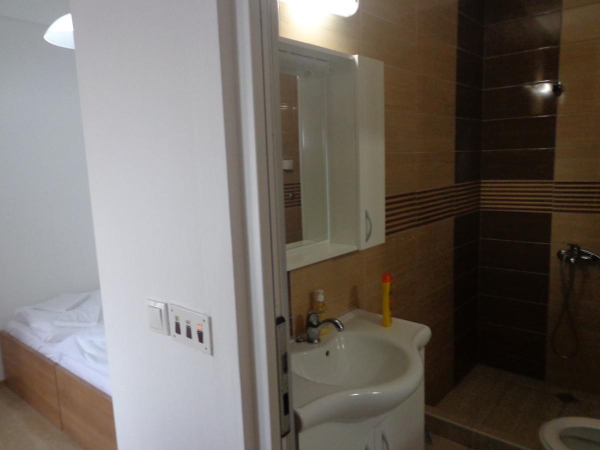 Hotel Rio Prishtinë Ngoại thất bức ảnh