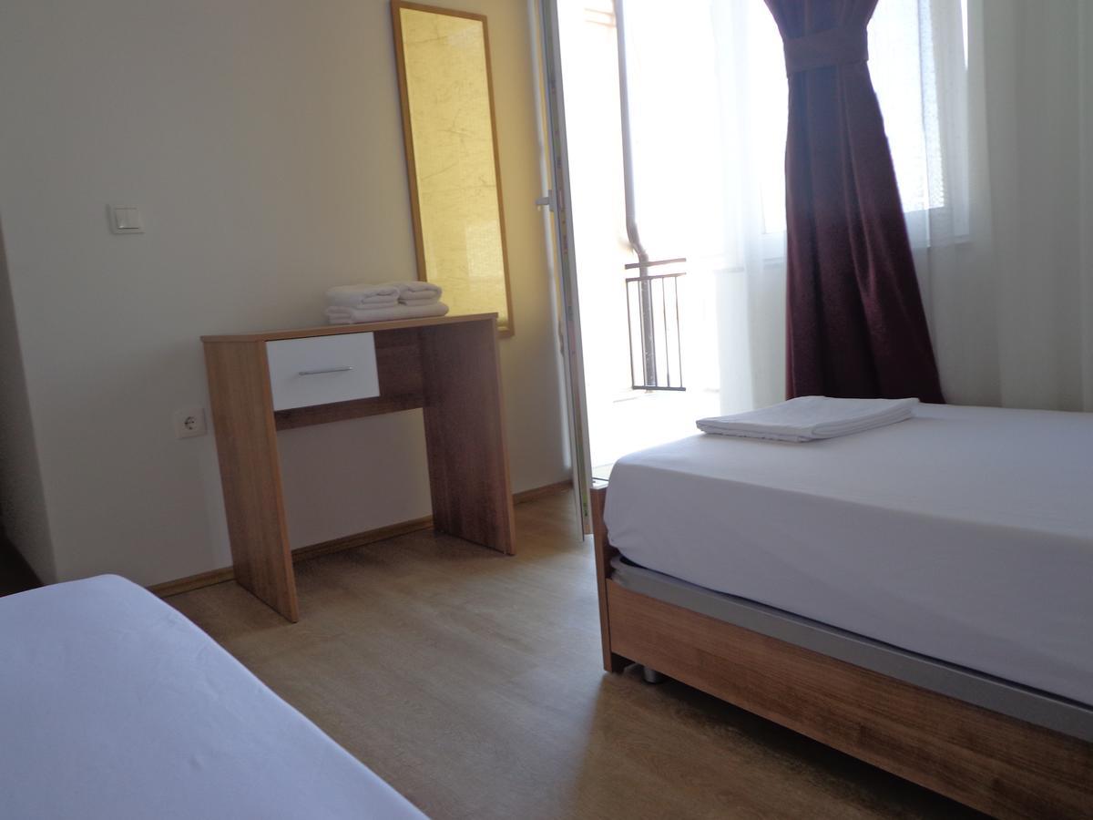Hotel Rio Prishtinë Ngoại thất bức ảnh