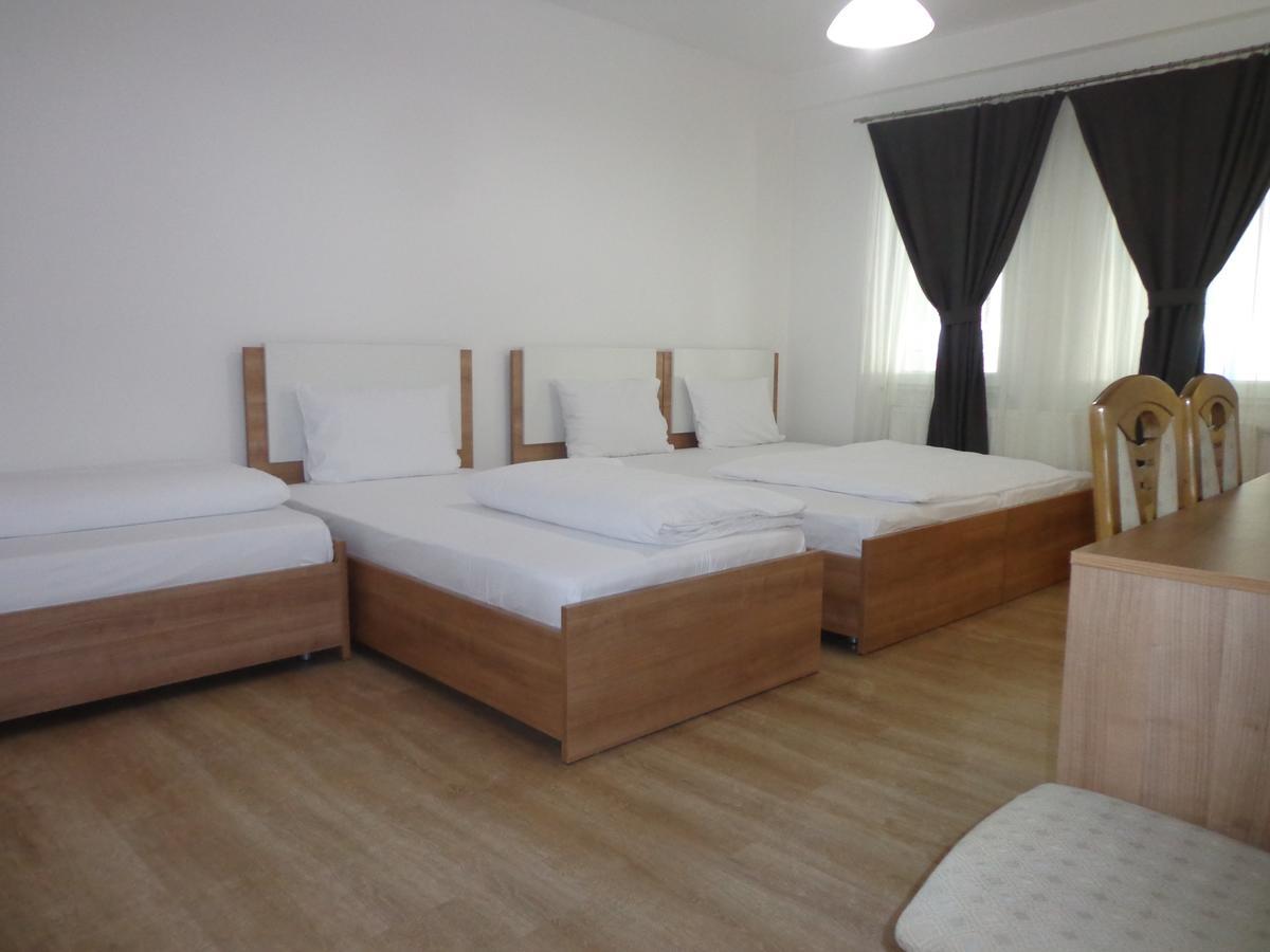 Hotel Rio Prishtinë Ngoại thất bức ảnh