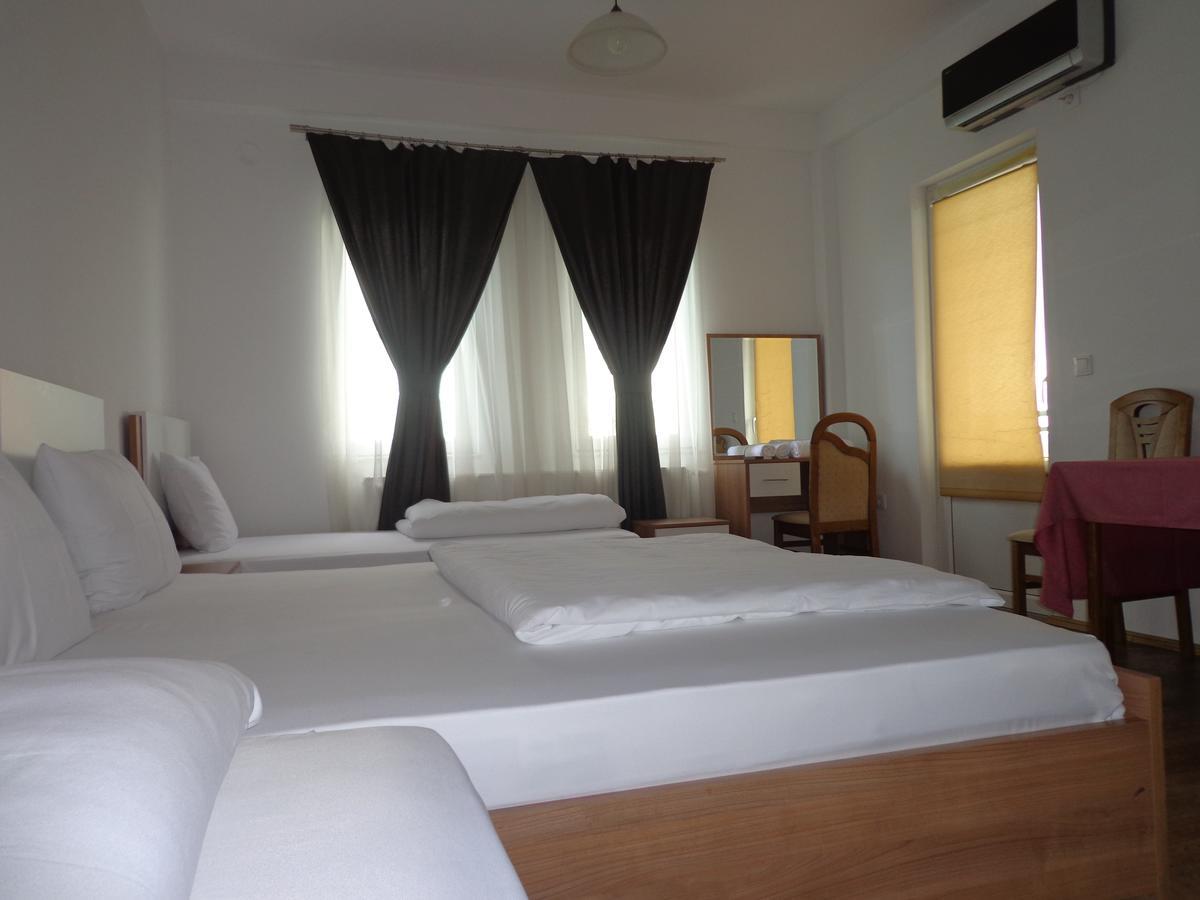 Hotel Rio Prishtinë Ngoại thất bức ảnh