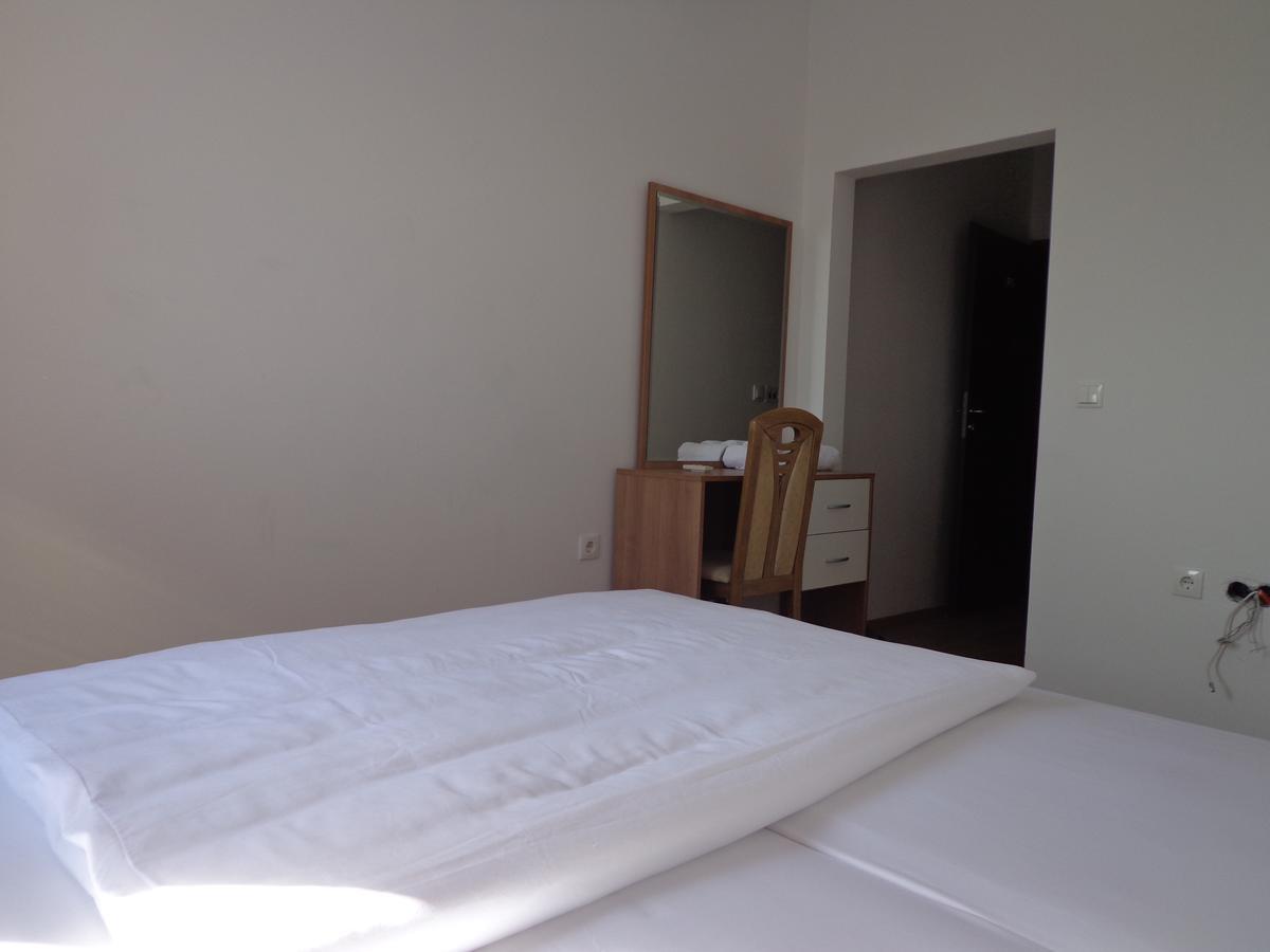 Hotel Rio Prishtinë Ngoại thất bức ảnh