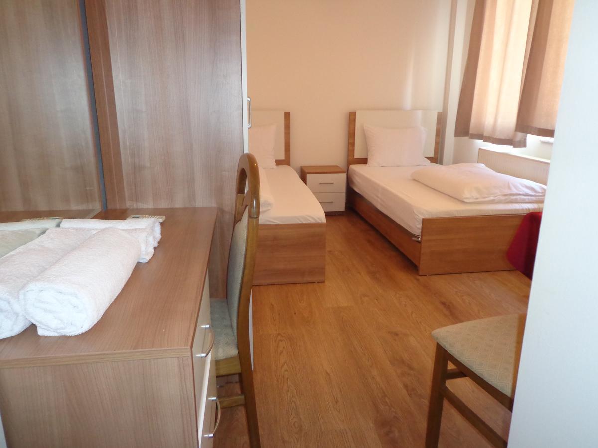 Hotel Rio Prishtinë Ngoại thất bức ảnh